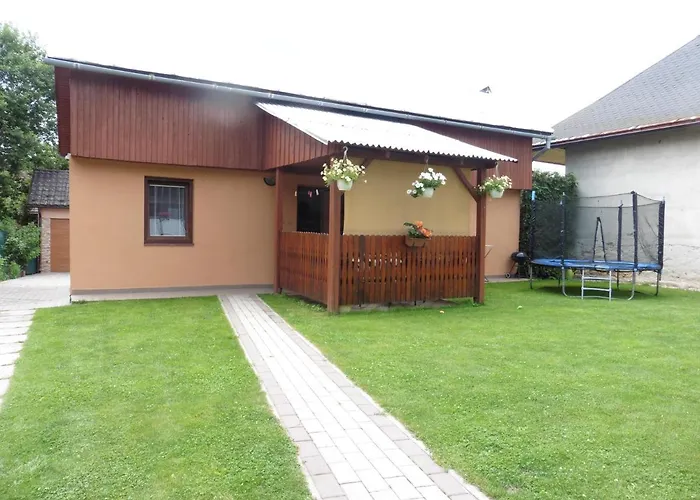 Domcek Pre Rodinku A Priatelov