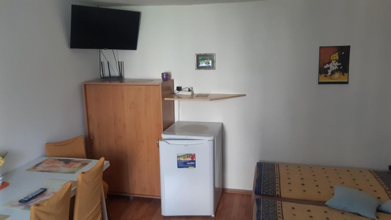 Domcek Pre Rodinku A Priatelov Besenova