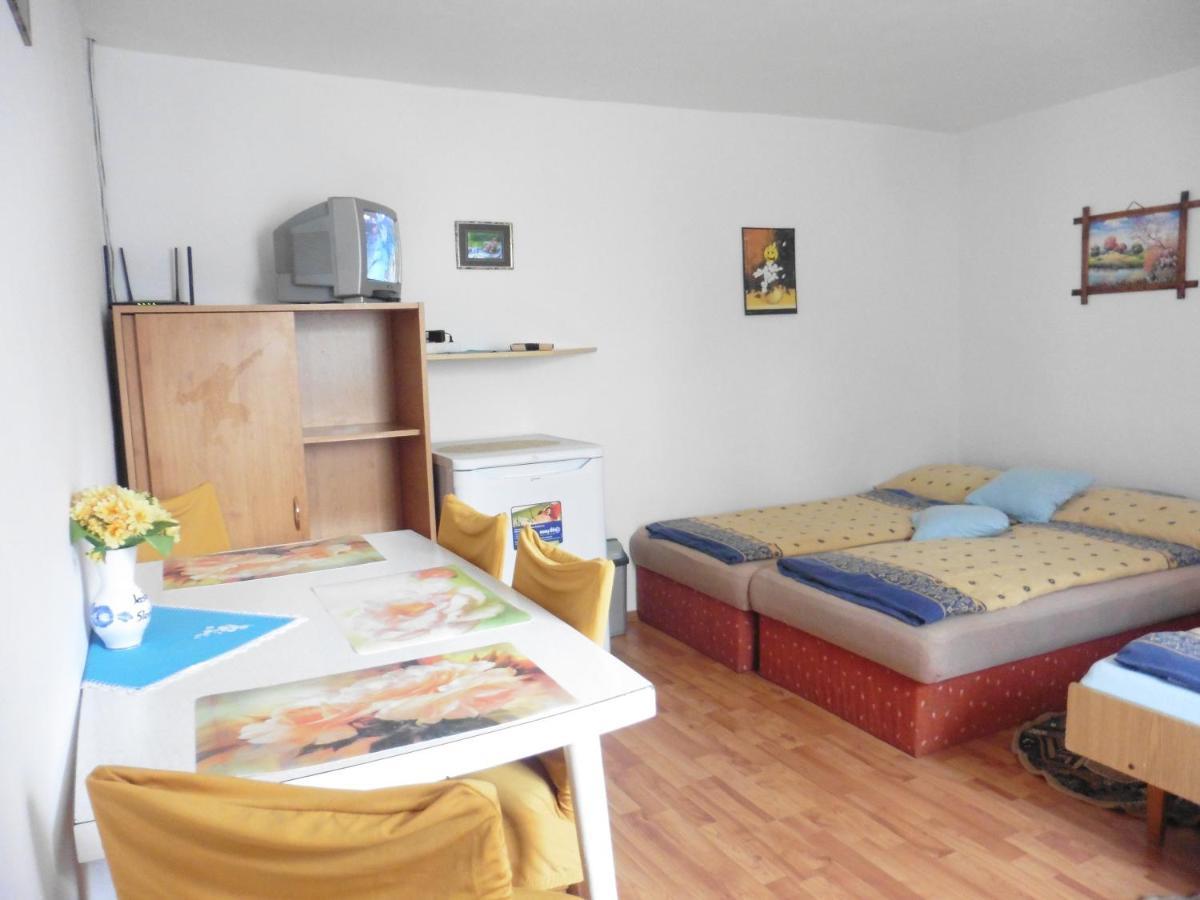 Domcek Pre Rodinku A Priatelov Holiday home *